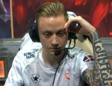 PG在线网站-FPX完胜GEN，Rekkles三分雨点燃全场