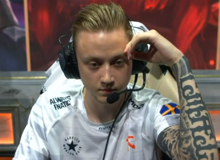 PG在线网站-FPX完胜GEN，Rekkles三分雨点燃全场